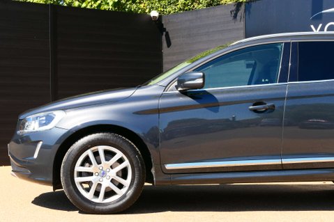 Volvo XC60 2.4 XC60 SE Luxury Nav D5 AWD Auto 4WD 5dr 9