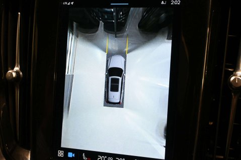 Volvo V60 2.0 V60 + B4 MHEV Auto 5dr 8