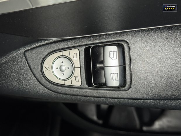 Mercedes-Benz Vito Crew Cab AUTO XLWB L3H1 Premium Plus 116 Alloys Sensors Tow Bar NO VAT EURO 29