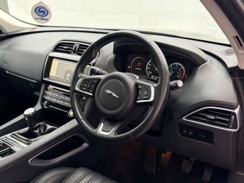 Jaguar F-Pace 2.0 F-PACE Portfolio AWD D 4WD 5dr 60