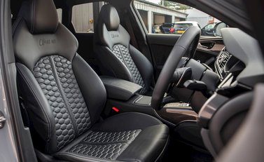 Audi RS6 Avant Performance 12