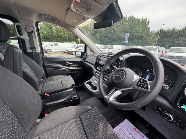 Mercedes-Benz Vito Crew Cab [SOLD CM] AUTO Select RWD LWB L2H1 Low Roof Air Con EURO 6 17