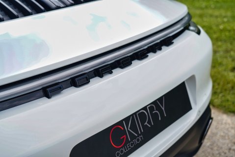 Porsche 911 CARRERA 4S 22