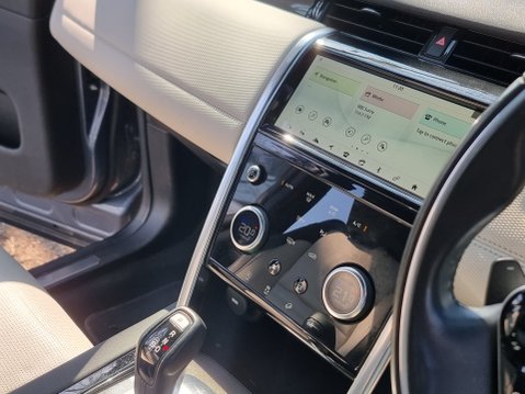 Land Rover Discovery Sport R-DYNAMIC SE MHEV 30