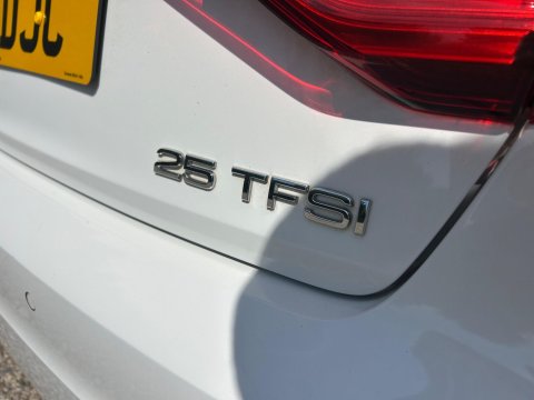 Audi A1 1.0 TFSI 25 Sport Sportback Euro 6 (s/s) 5dr 39