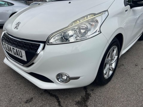 Peugeot 208 1.2 VTi Style Euro 5 3dr 10