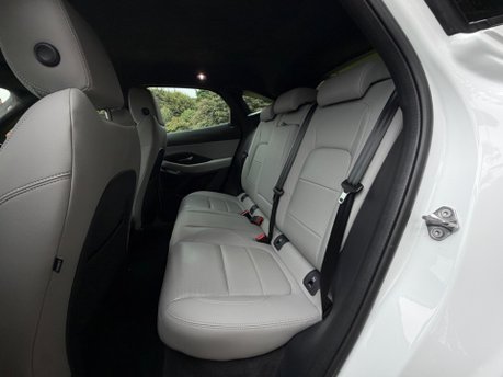 Jaguar E-Pace R-DYNAMIC S 25