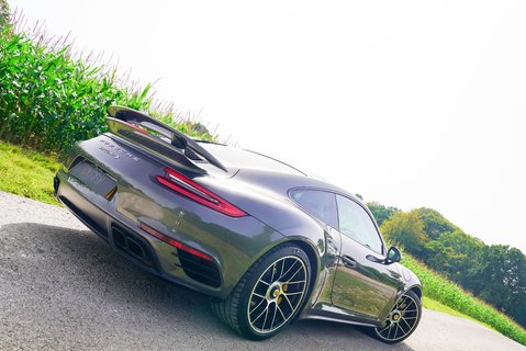 Porsche 911 TURBO S PDK 20