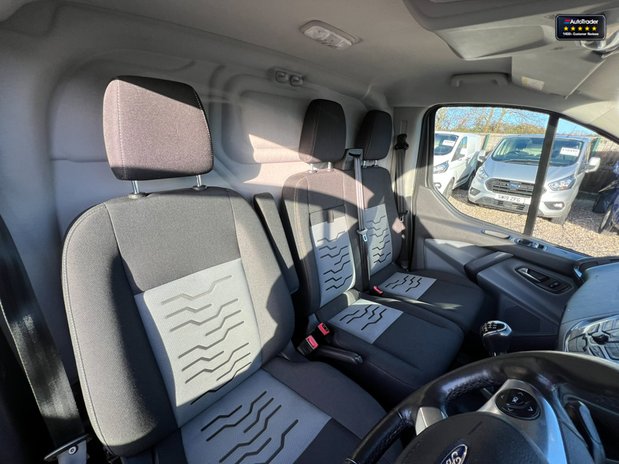 Ford Transit Custom SWB L1H1 Limited 290 Air Con Alloys Camera Nav Sensors EURO 6 NO VAT 23