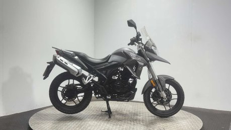 Sinnis Terrain 125 2018 ONLY 11K NEW MOT SERVICED ADVENTURE BIKE 125CC LEARNER 1