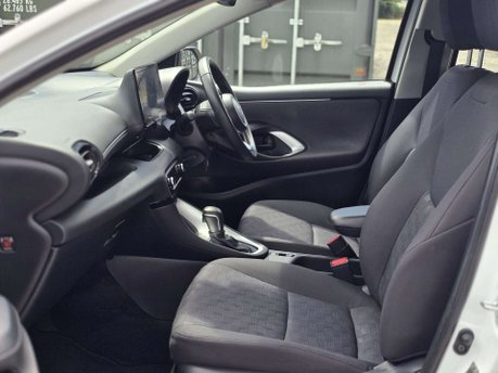 Toyota Yaris 1.5 VVT-h Icon Hatchback 5dr Petrol Hybrid E-CVT Euro 6 (s/s) (116 ps) 32
