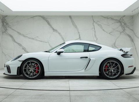 Porsche Cayman GT4 (718) 6