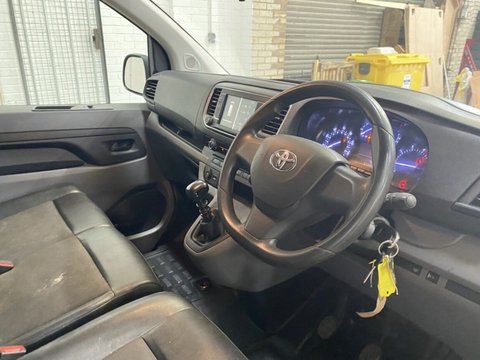 Toyota Proace L2 ICON 14