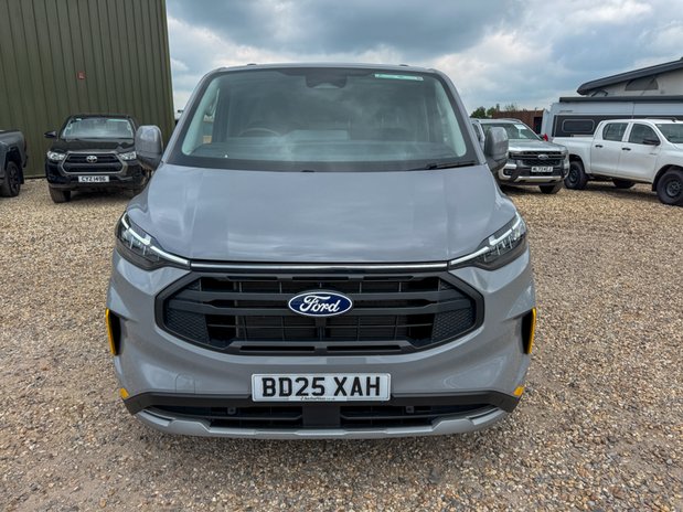 Ford Transit Custom SWB L1H1 [SOLD CM] Low Roof Trail 320 Air Con Alloys Sensors EURO 6 3