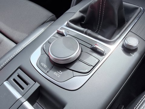 Audi A3 1.6 TDI S LINE 18