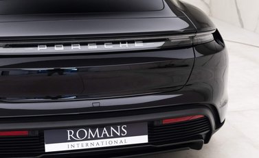 Porsche Taycan TURBO S 93KWH 28