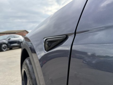 Tesla Model Y (Dual Motor) Long Range SUV 5dr Electric Auto 4WDE (384 bhp) 46