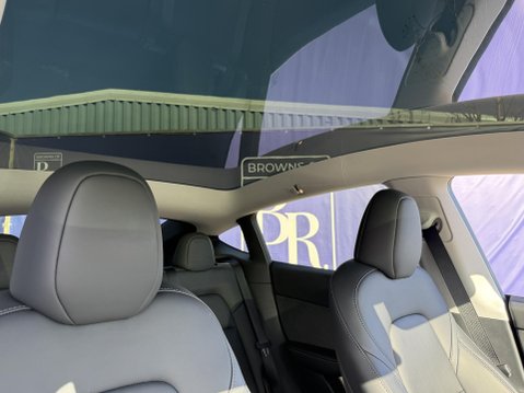 Tesla Model Y (Dual Motor) Long Range SUV 5dr Electric Auto 4WDE (384 bhp) 46