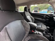 Mini Hatch Cooper 1.5 Petrol Manual Chili / Media XL 3 door - SAT NAV + APPLE CAR PLAY 4