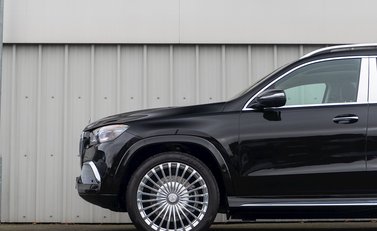 Mercedes-Benz GLS 600 First Class 31