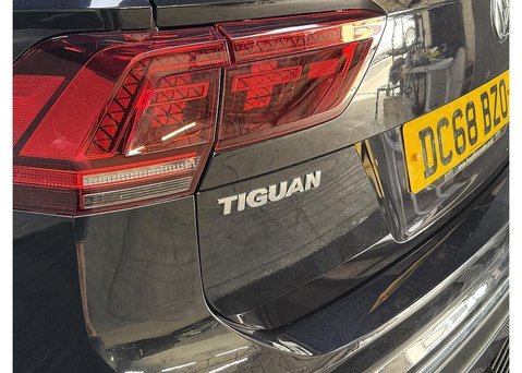 Volkswagen Tiguan 2.0 TDI SEL SUV 5dr Diesel DSG 4Motion Euro 6 (s/s) (150 ps) 16