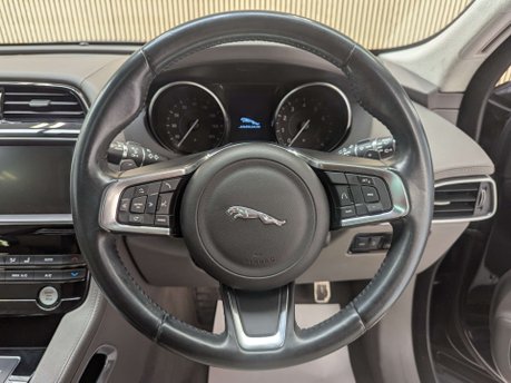Jaguar F-Pace 2.0 F-PACE Portfolio AWD Auto 4WD 5dr 67