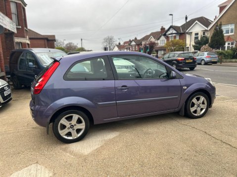 Ford Fiesta ZETEC CLIMATE 16V 8