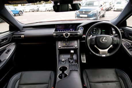 Lexus RC 300H F SPORT