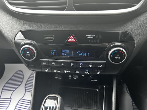 Hyundai TUCSON 1.6 GDi Premium 19