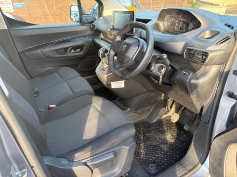 Peugeot Partner BLUEHDI PROFESSIONAL L1 15