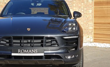 Porsche Macan GTS 5