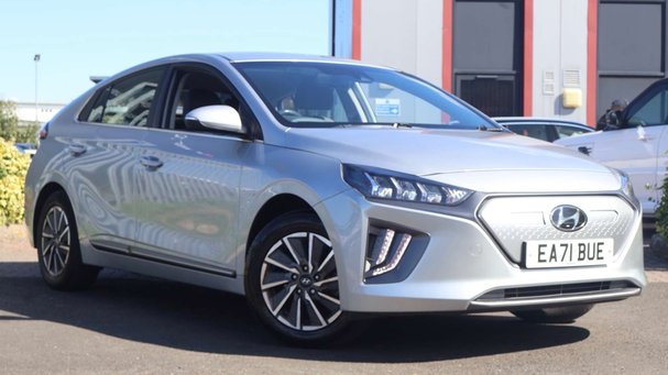 Hyundai IONIQ 38.3kWh Premium Hatchback 5dr Electric Auto (136 ps) Service History