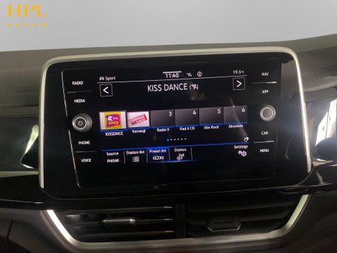 Volkswagen T-Roc 1.5 TSI R-Line SUV 5dr Petrol Manual Euro 6 (s/s) (150 ps) Air Con - Alloys 15