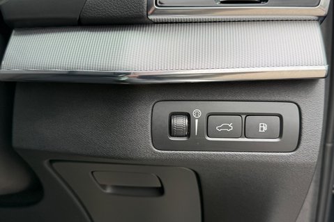 Volvo XC90 RECHARGE T8 R-DESIGN PRO AWD -B&W -POWER TOWBAR -PAN ROOF -LOUNGE PACK 66