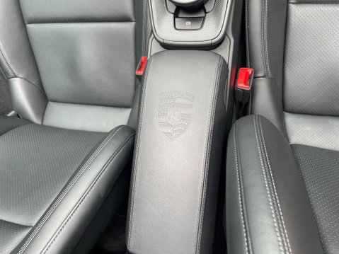 Porsche 911 3.0T 992 Carrera 4S PDK 4WD Euro 6 (s/s) 2dr 24