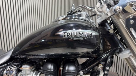 Triumph Bonneville 2013 ONLY 13K 1 OWNER LONG MOT MID-WEIGHT CRUISER BIKE 865CC 29