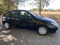 Ford Focus GHIA 2