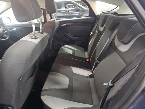 Ford Focus 1.6 Focus Zetec 125 Auto 5dr 17