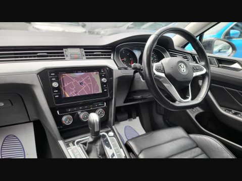 Volkswagen Passat SEL TDI DSG 13