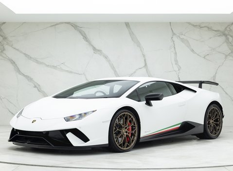 Lamborghini Huracan LP640-4 Performante 6