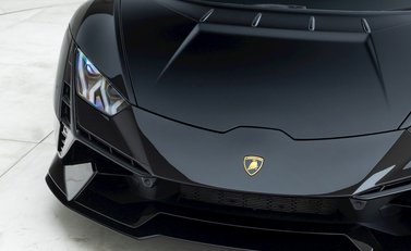 Lamborghini Huracan LP640-2 Tecnica 16