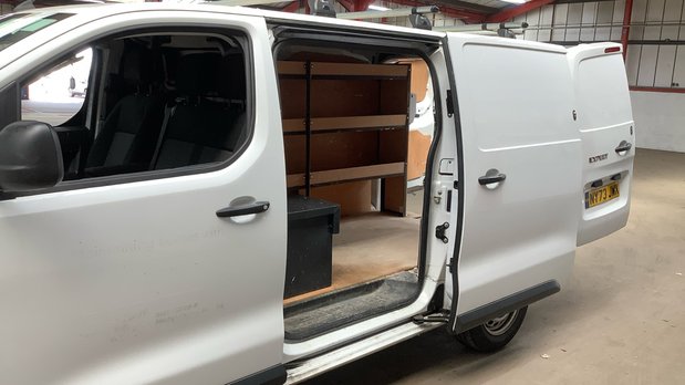 Peugeot Expert MWB L2H1 Low Roof Professional Premium Plus 3100 Air Con EURO 6 8