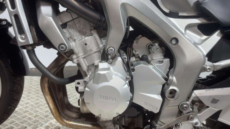 Yamaha FZ 600 2004 31K MOT RECENTLY SERVICED 600CC FULL LUGGAGE 20