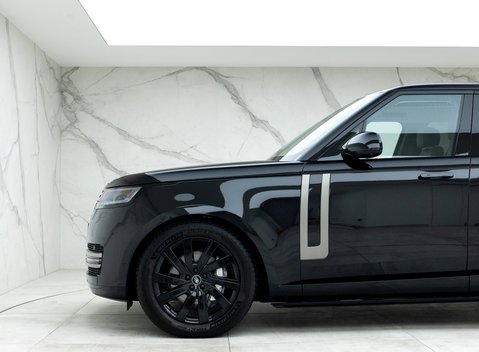 Land Rover Range Rover D300 SE 25