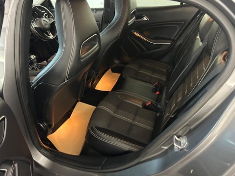 Mercedes-Benz GLA 1.6 GLA180 Urban Edition Euro 6 (s/s) 5dr 9