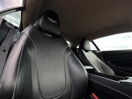 Aston Martin DB11 V12 45