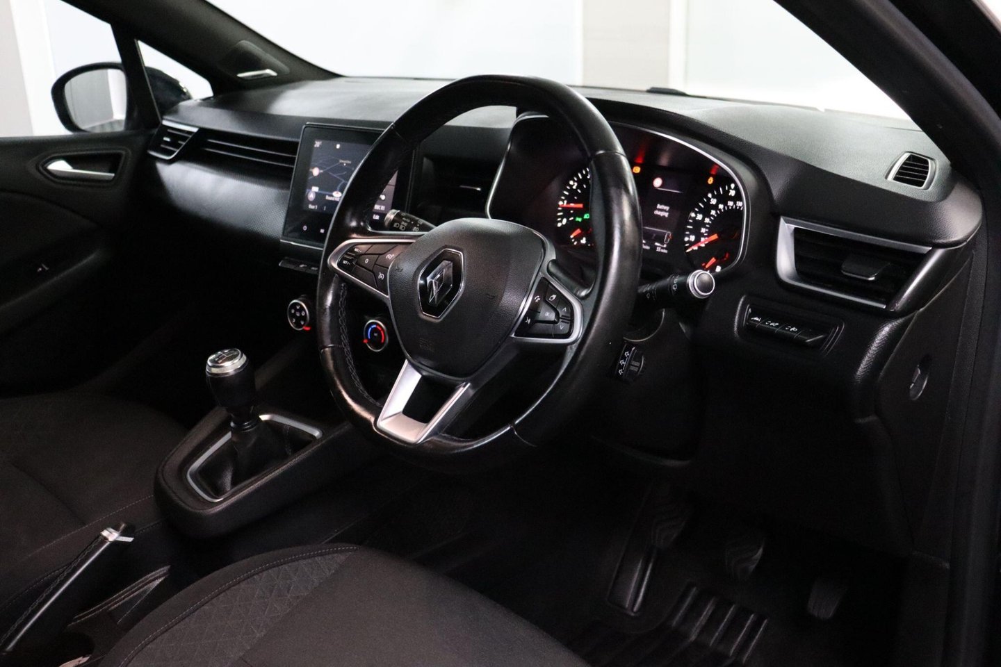 2020 Renault Clio — image 4