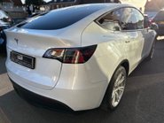 Tesla Model Y BASE 13