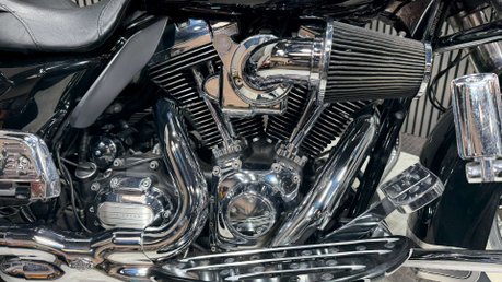Harley-Davidson Touring 1690 FLHRC ROADKING CLASSIC 2012, MANY EXTRAS, LONG MOT 25