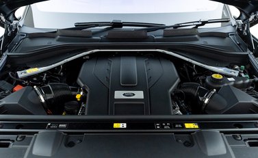 Land Rover Range Rover P530 SV 31